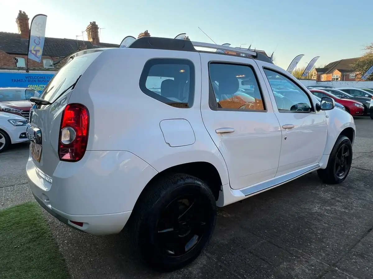2013-dacia-duster-15d-laureate-109bhp-4x4-big-14