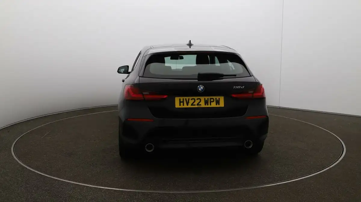 2022-bmw-1-series-20td-118d-sport-big-51