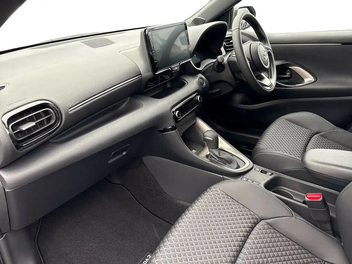 2024-mazda-mazda2-15-homura-big-5