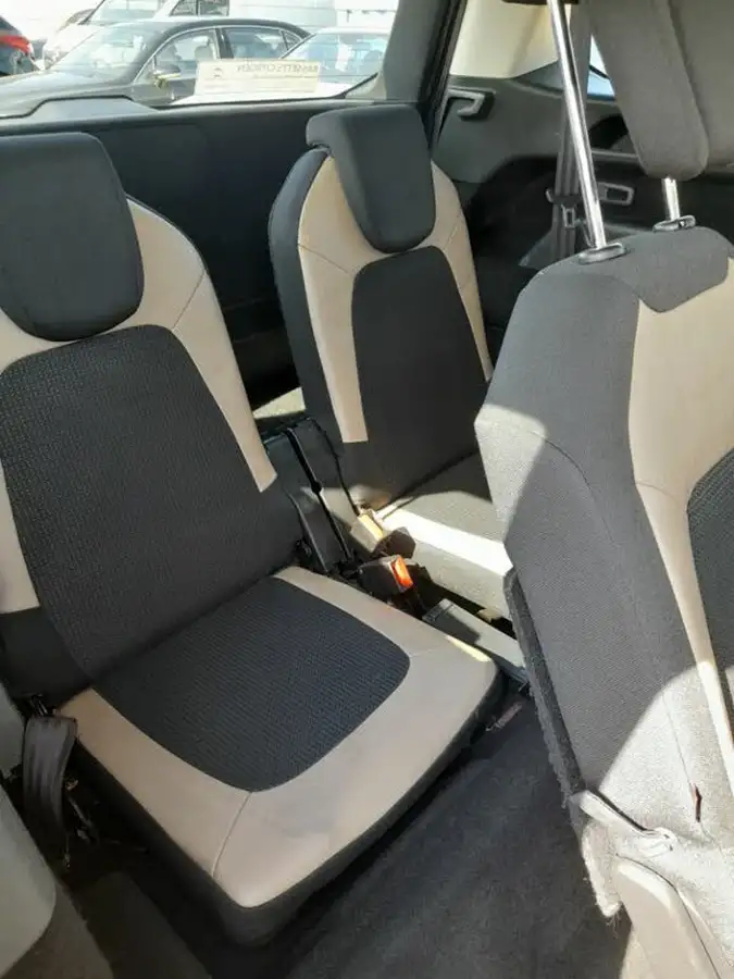 2015-citroen-grand-c4-picasso-16bluehdi-exclusive-big-10