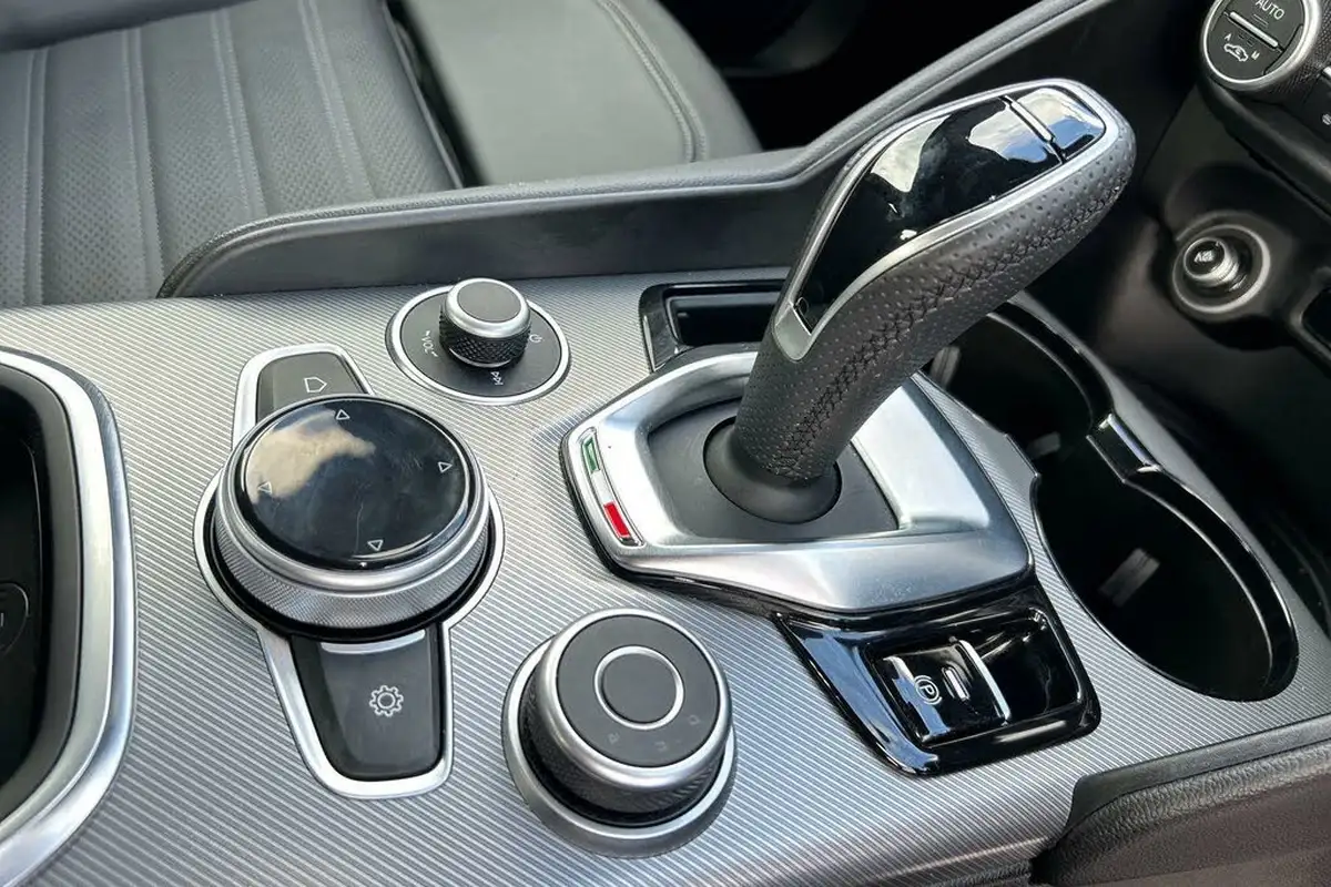 2024-alfa-romeo-giulia-20-sprint-276bhp-big-8