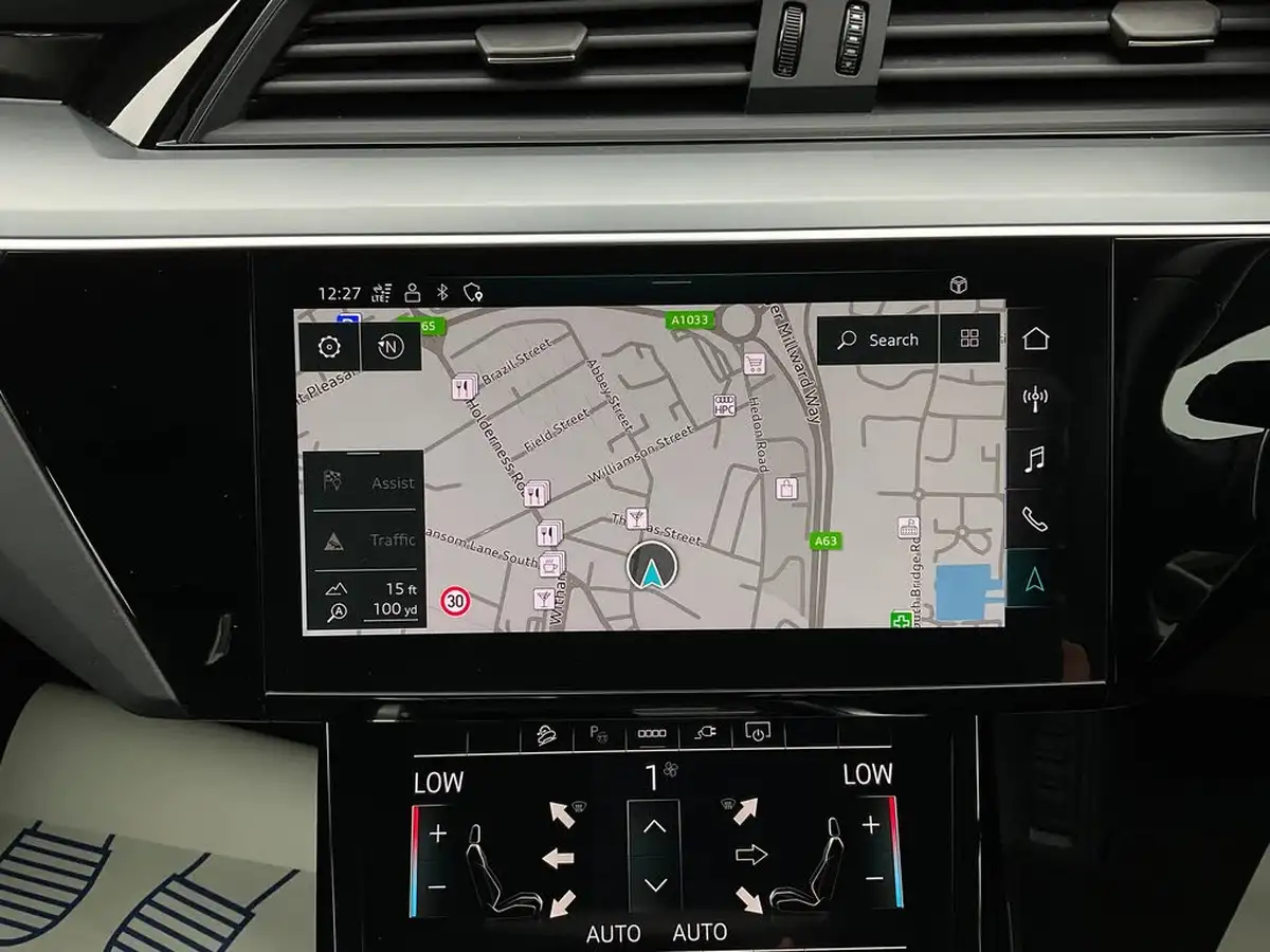 2022-audi-e-tron-55e-technik-station-wagon-big-20