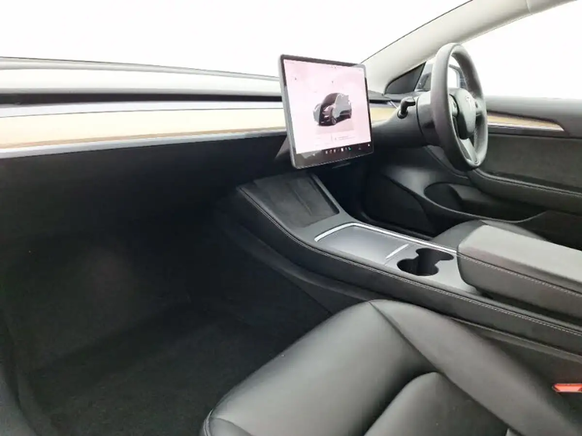 2022-tesla-model-3-e-long-range-big-4