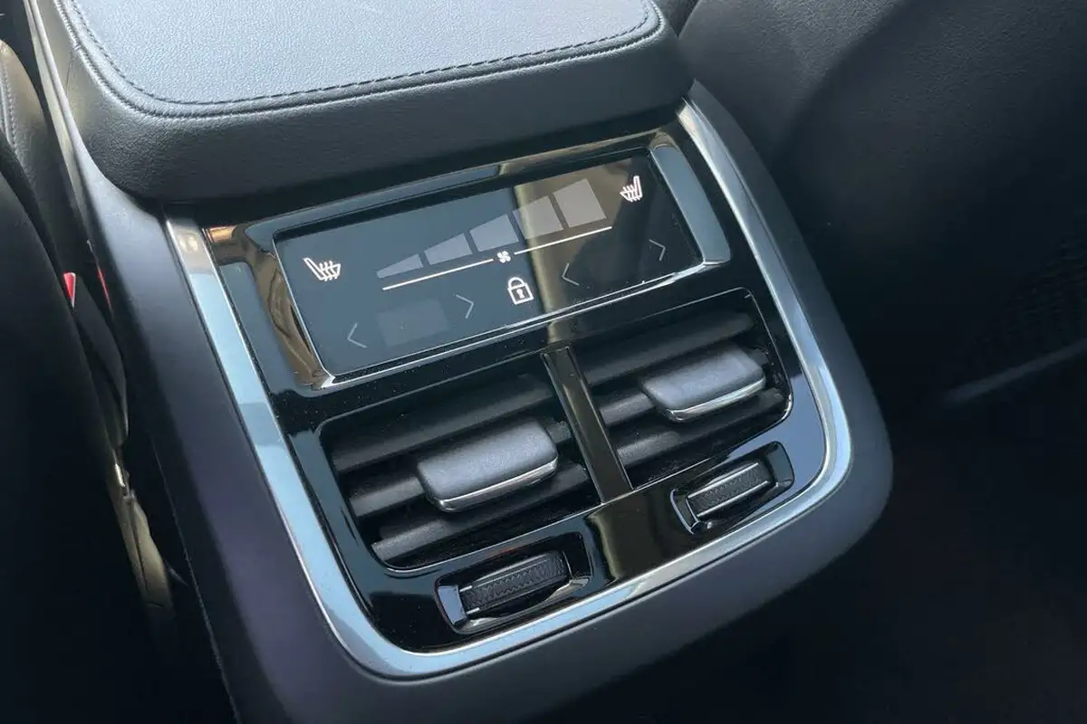 2024-volvo-xc90-20-t8-plus-big-31