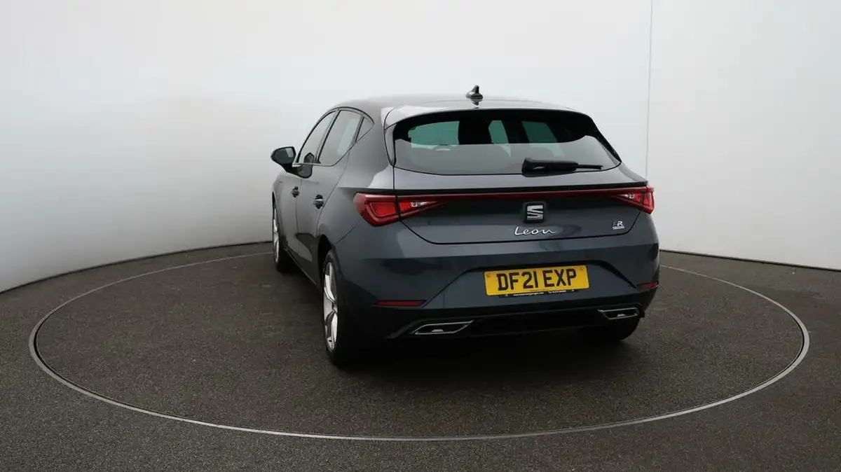 2021-seat-leon-14-e-hybrid-fr-hatchback-big-54