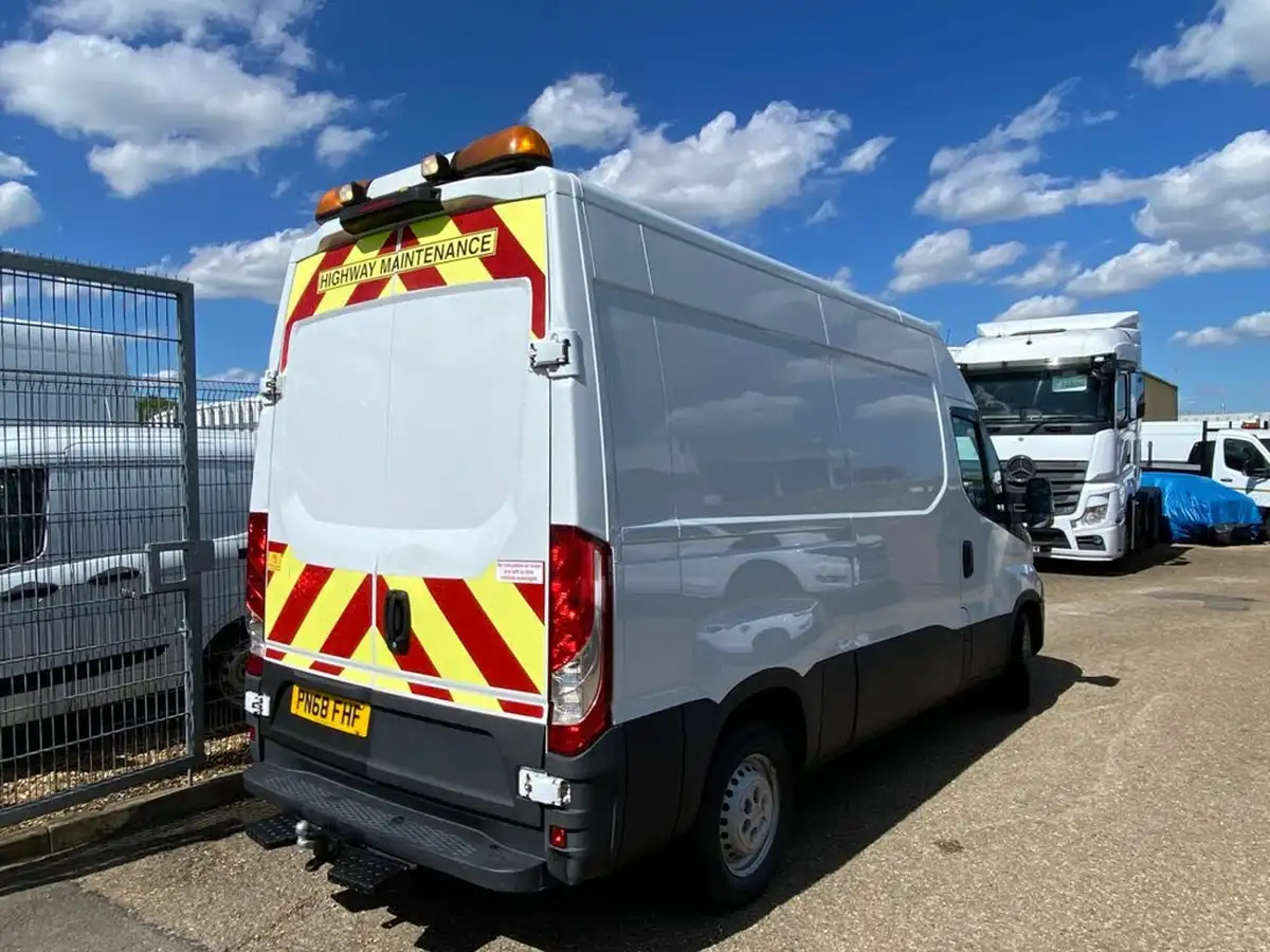 2018-iveco-daily-s-class-23td-35s12v-3520-h1-business-big-47