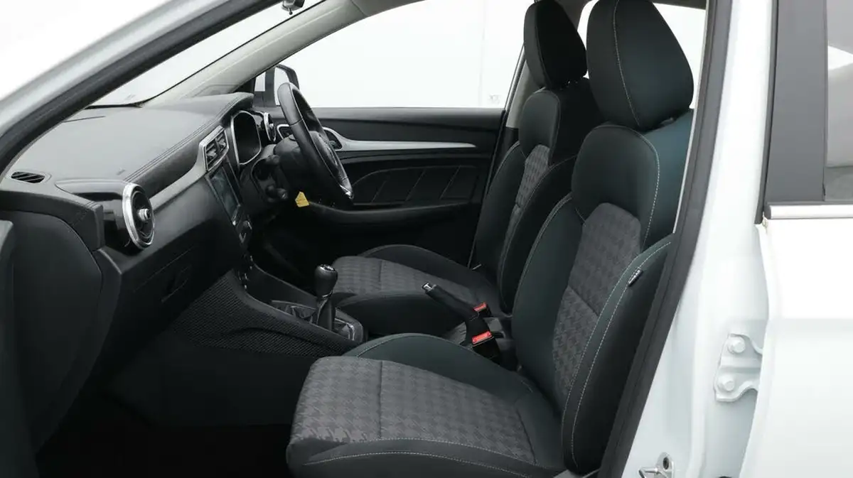 2019-mg-zs-suv-15-vti-tech-excite-106ps-big-14