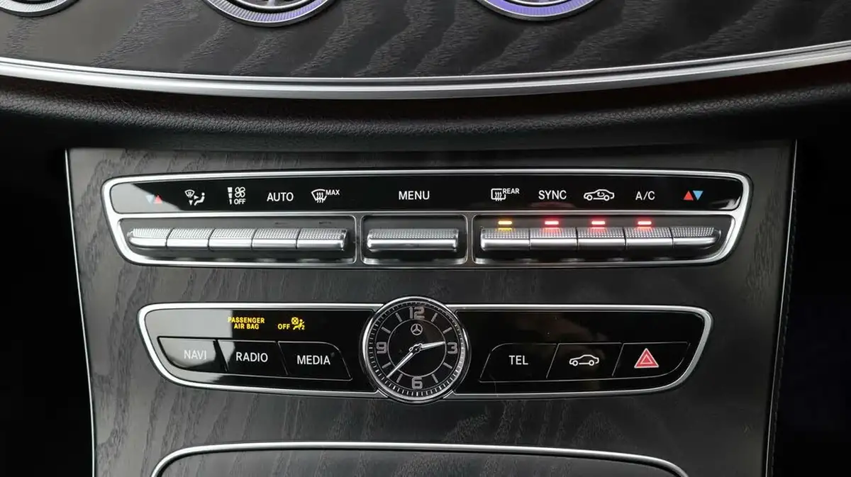 2020-mercedes-benz-e-class-20-e300-amg-line-premiumss-coupe-big-12