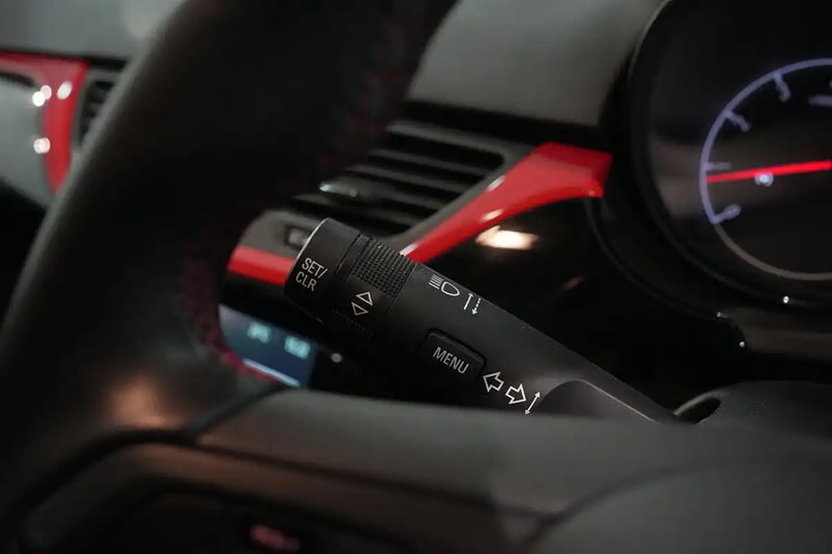 2018-vauxhall-corsa-14i-sri-90ps-ecotec-5d-big-28