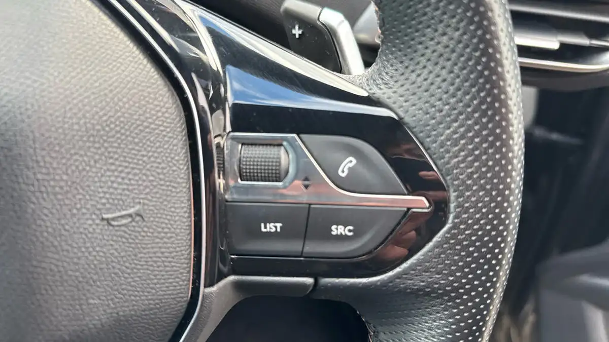 2021-peugeot-3008-suv-12-puretech-gt-eat8-big-23