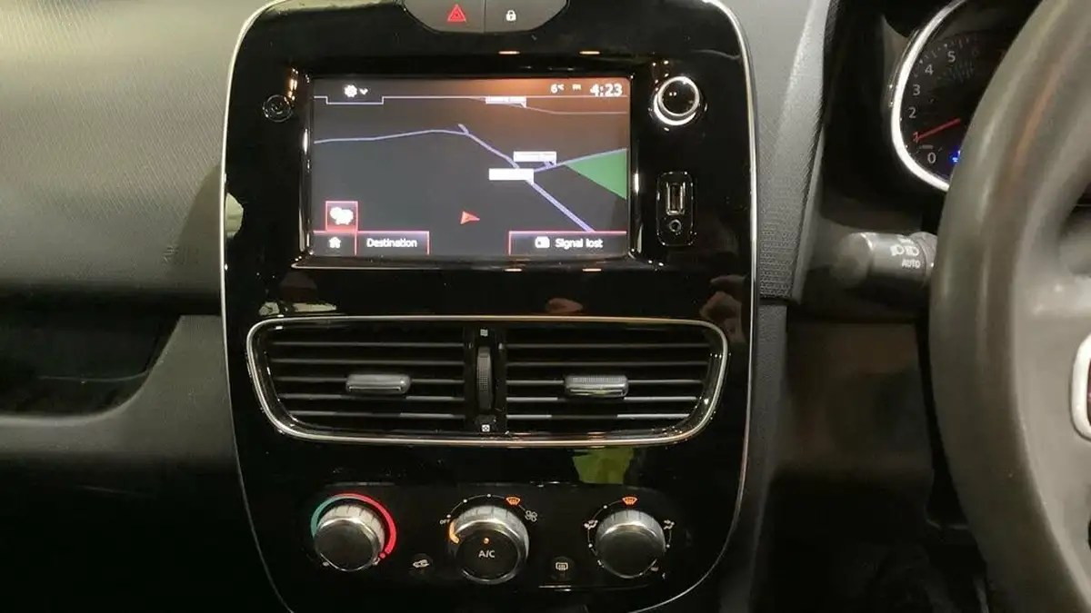 2017-renault-clio-12-dynamique-nav-big-8