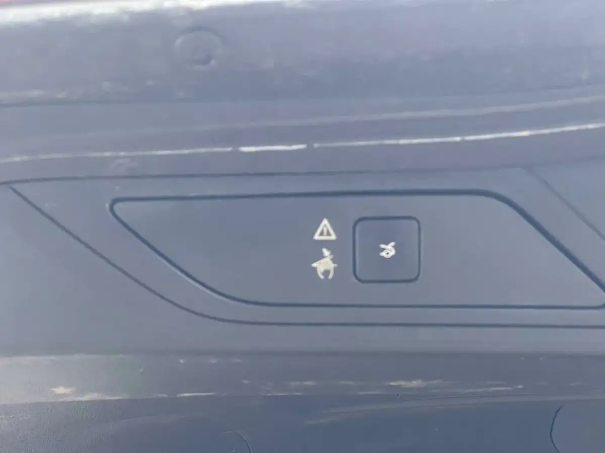 2017-citroen-grand-c4-picasso-16bluehdi-flair-big-56