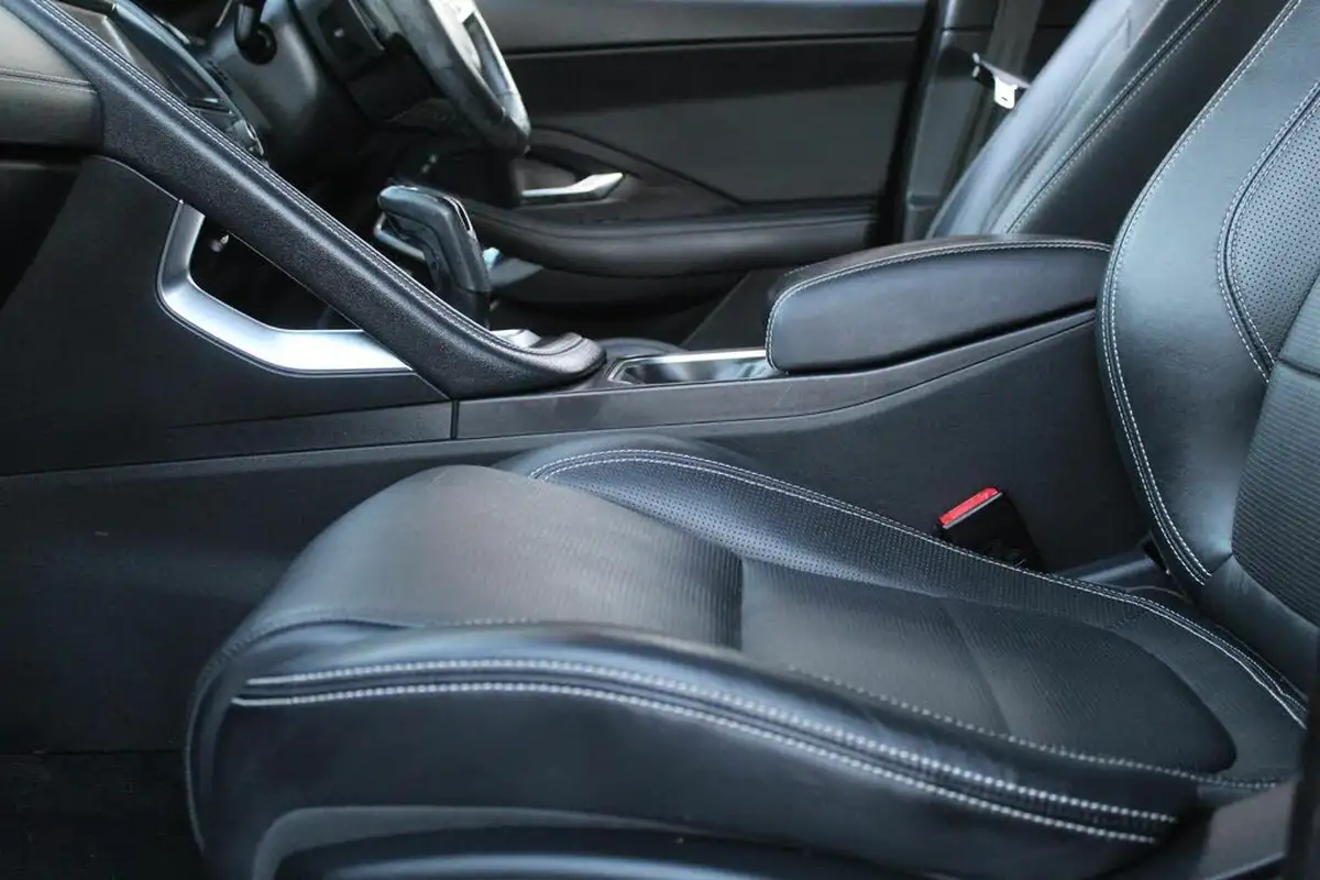 2018-jaguar-e-pace-20-i4d-r-dynamic-hse-180ps-big-35