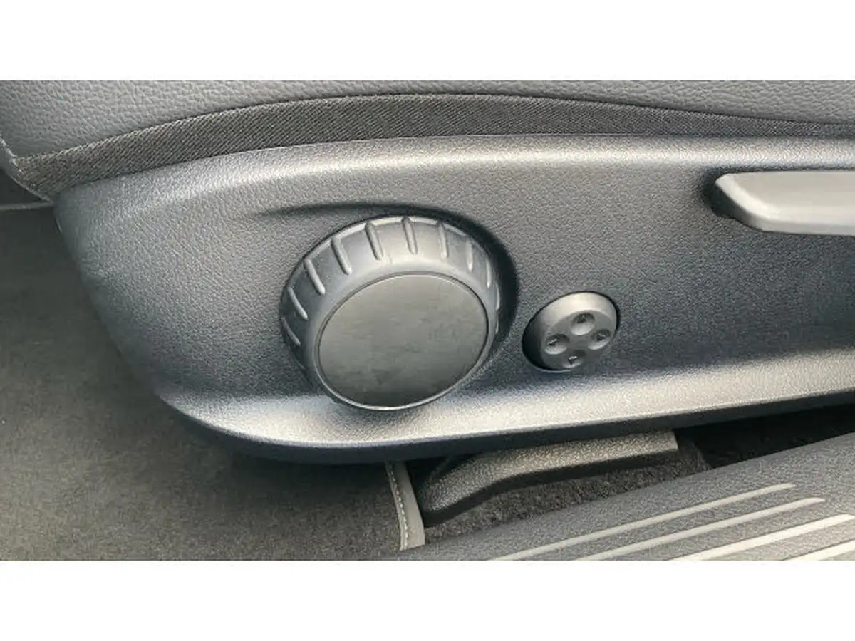 2024-mercedes-benz-a-class-13-a200-sport-executive-hatchback-5d-big-24