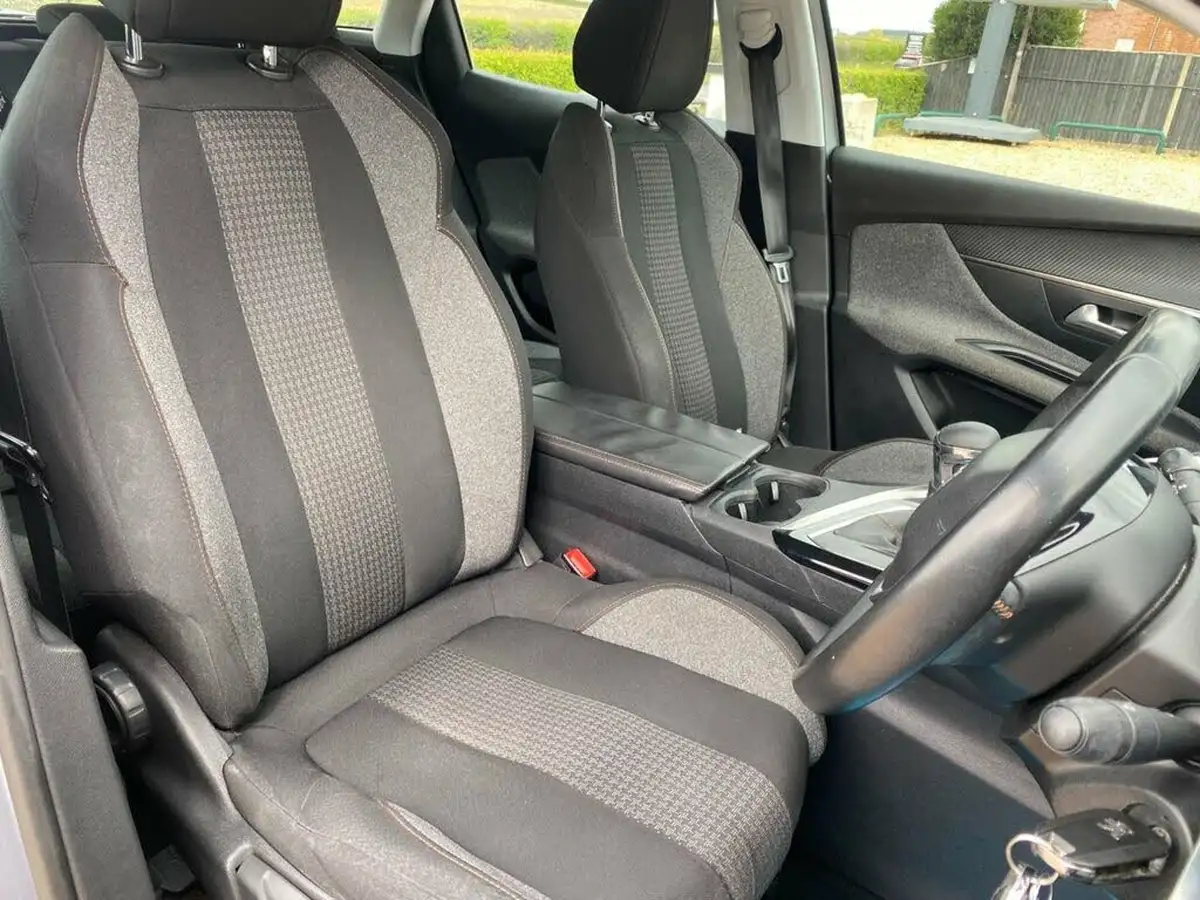 2017-peugeot-3008-suv-12-puretech-active-big-21