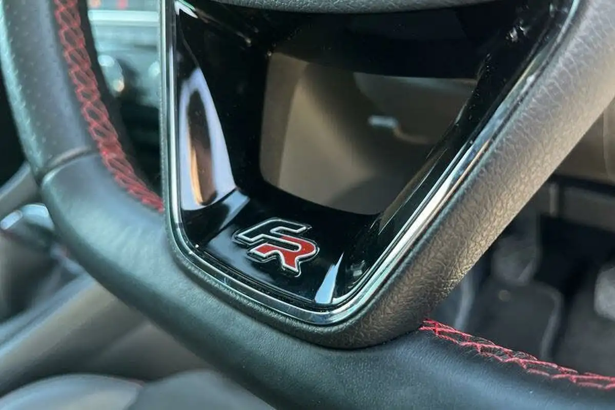 2020-seat-leon-15-tsi-evo-fr-black-edition-130ps-hatchback-big-37