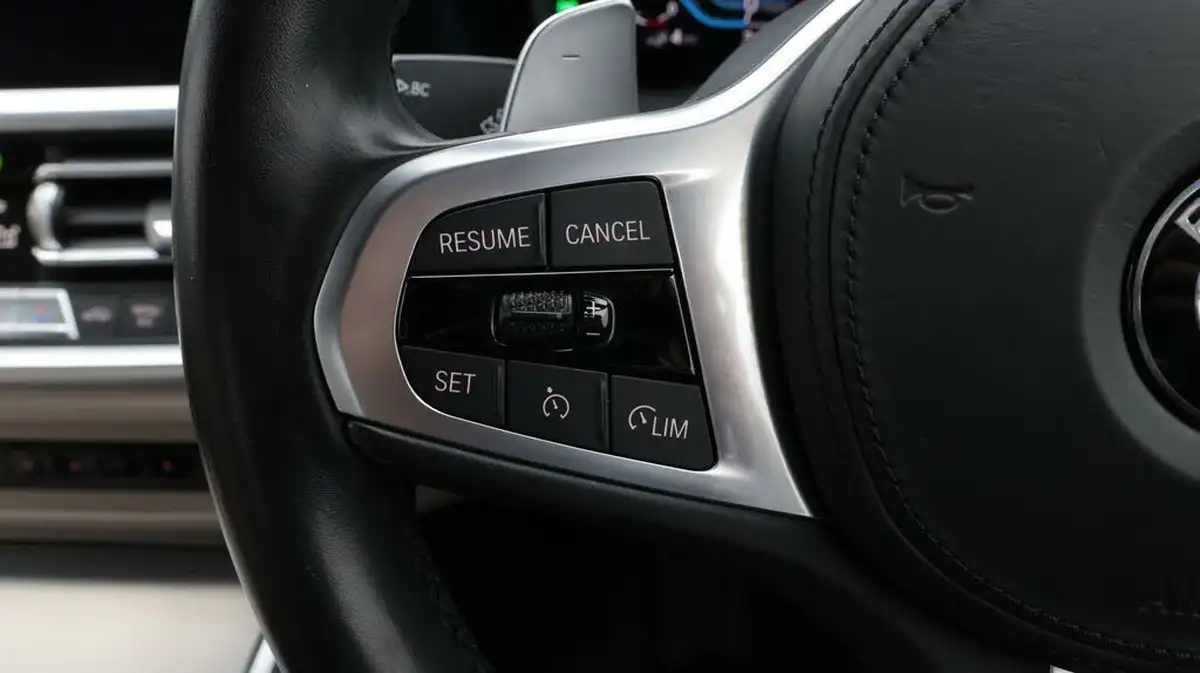 2020-bmw-3-series-20-330e-m-sport-saloon-4d-big-23