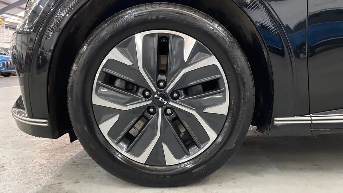 2022-kia-ev6-e-air-big-16