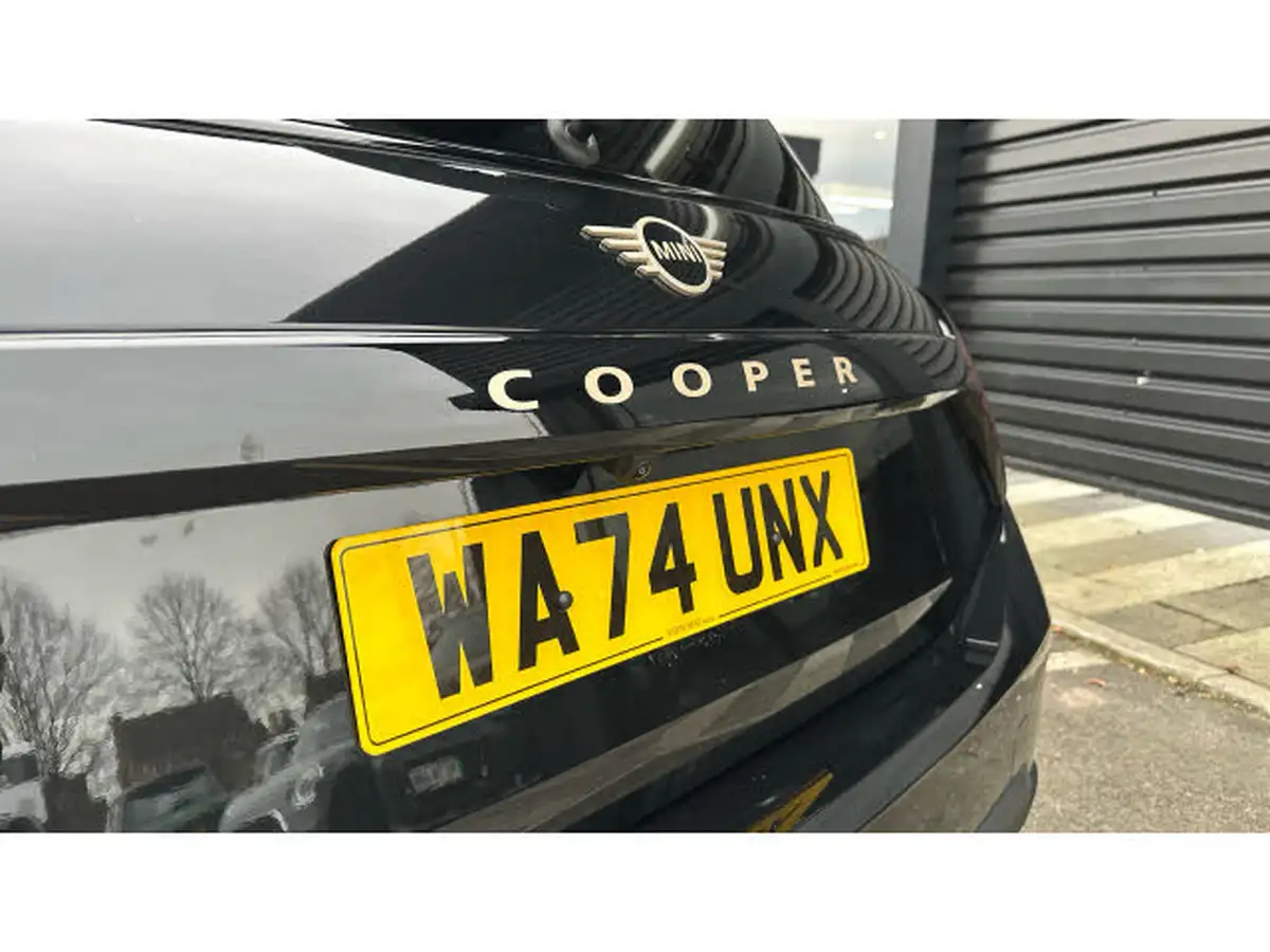 2024-mini-cooper-15-cooper-c-exclusive-3d-big-33