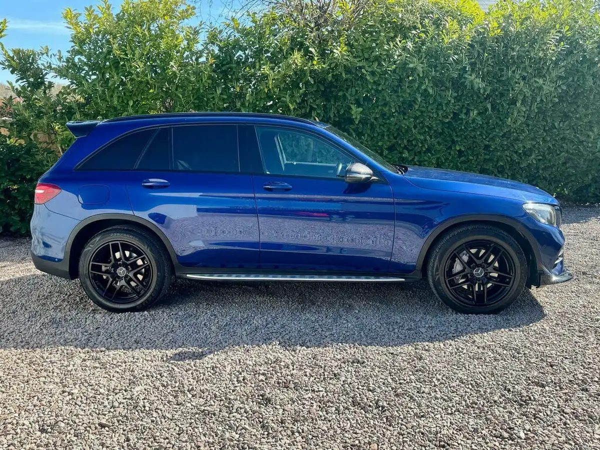 2017-mercedes-benz-glc-class-21d-glc220d-amg-line-ss-station-wagon-5d-big-10