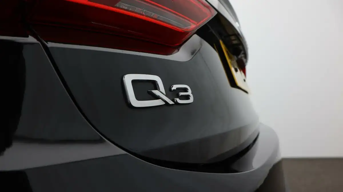 2022-audi-q3-15-35-tfsi-black-edition-cod-sportback-s-tronic-big-23