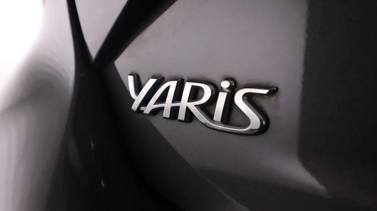 2019-toyota-yaris-15-vvt-i-icon-tech-111bhp-1496cc-big-20