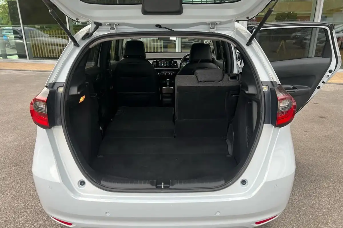 2020-honda-jazz-15-i-mmd-ex-big-32