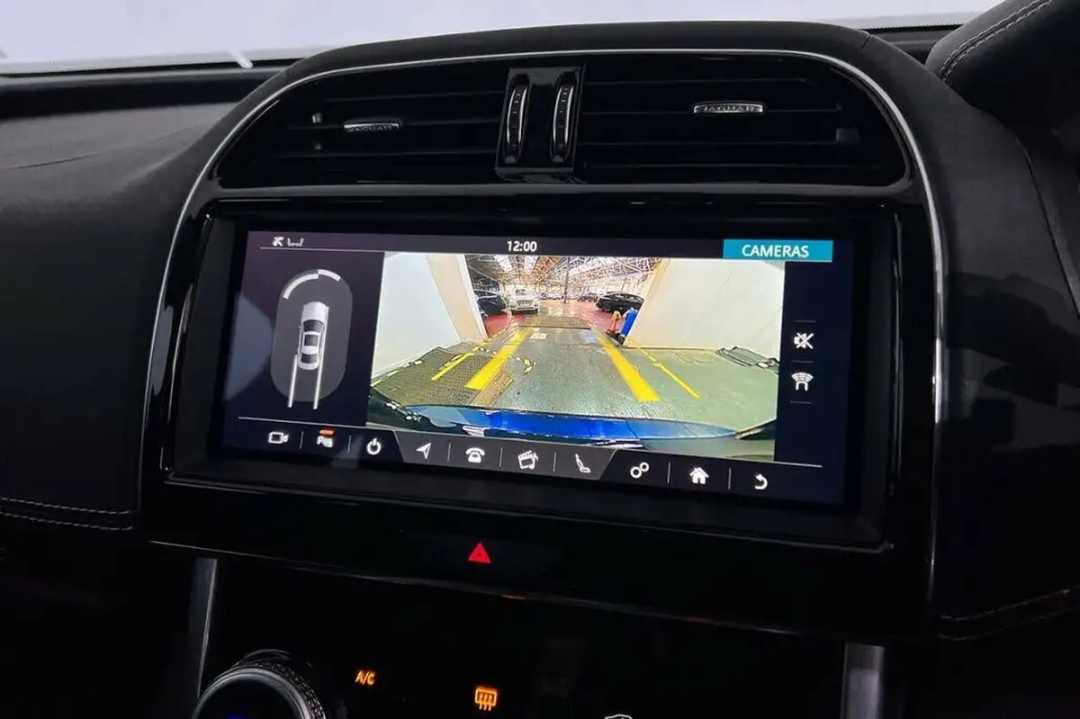 2019-jaguar-xe-20i-r-dynamic-s-300ps-awd-big-28