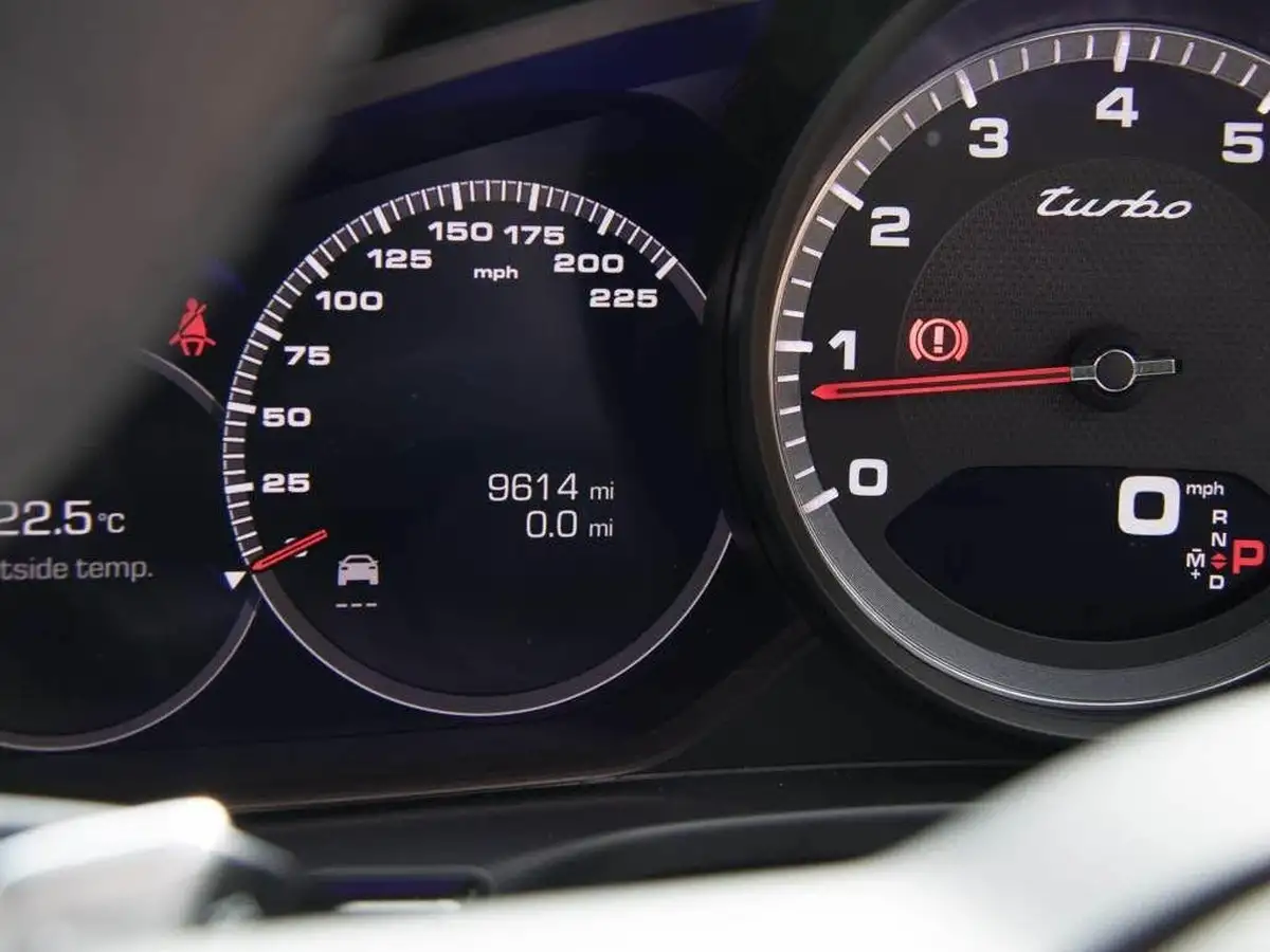 2020-porsche-panamera-40-v8-turbo-sport-turismo-big-19