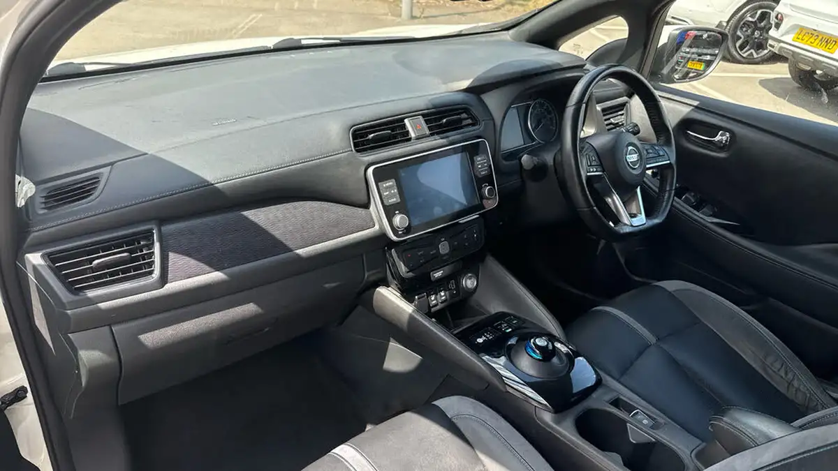 2020-nissan-leaf-e-tekna-big-9