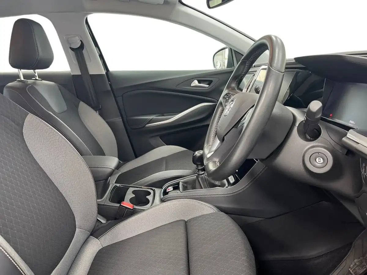 2022-vauxhall-grandland-12-gs-line-big-5