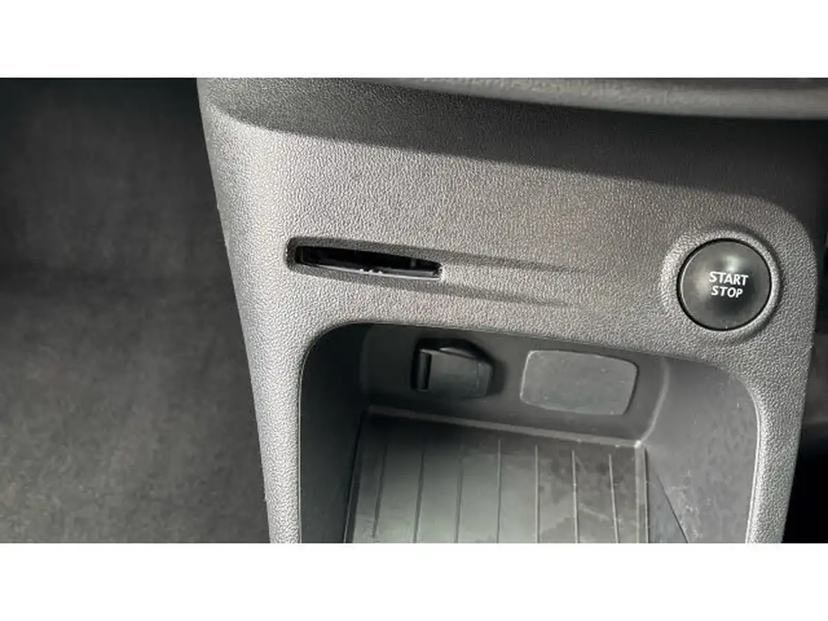 2019-renault-captur-09-tce-iconic-big-35