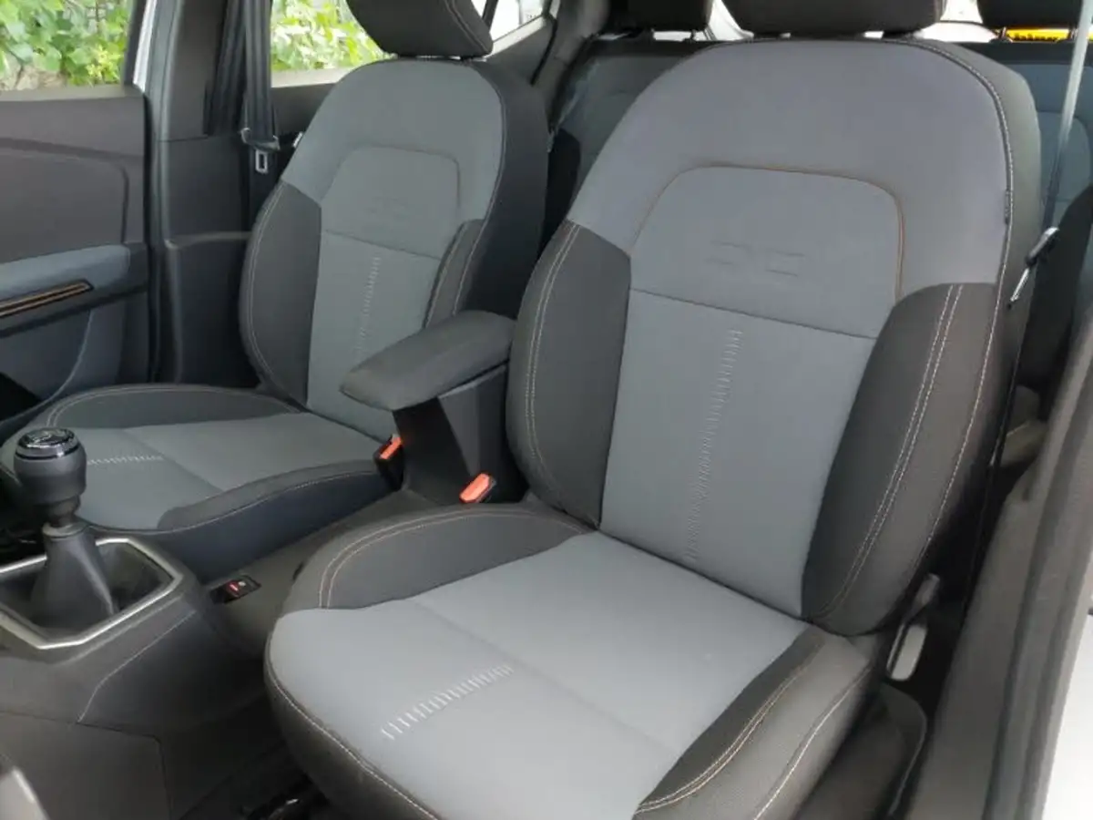 2023-dacia-sandero-stepway-10-tce-essential-90bhp-big-14