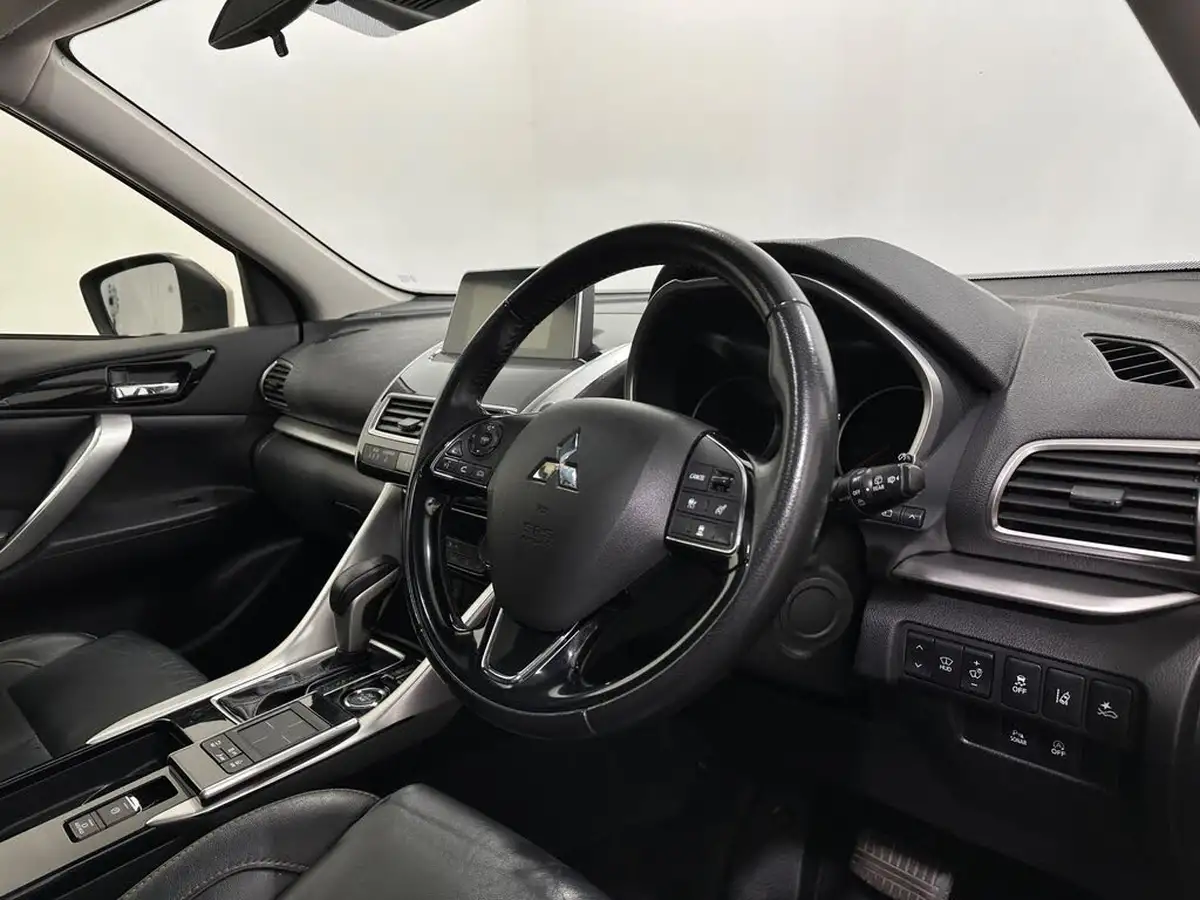 2018-mitsubishi-eclipse-cross-15-4-auto-big-9
