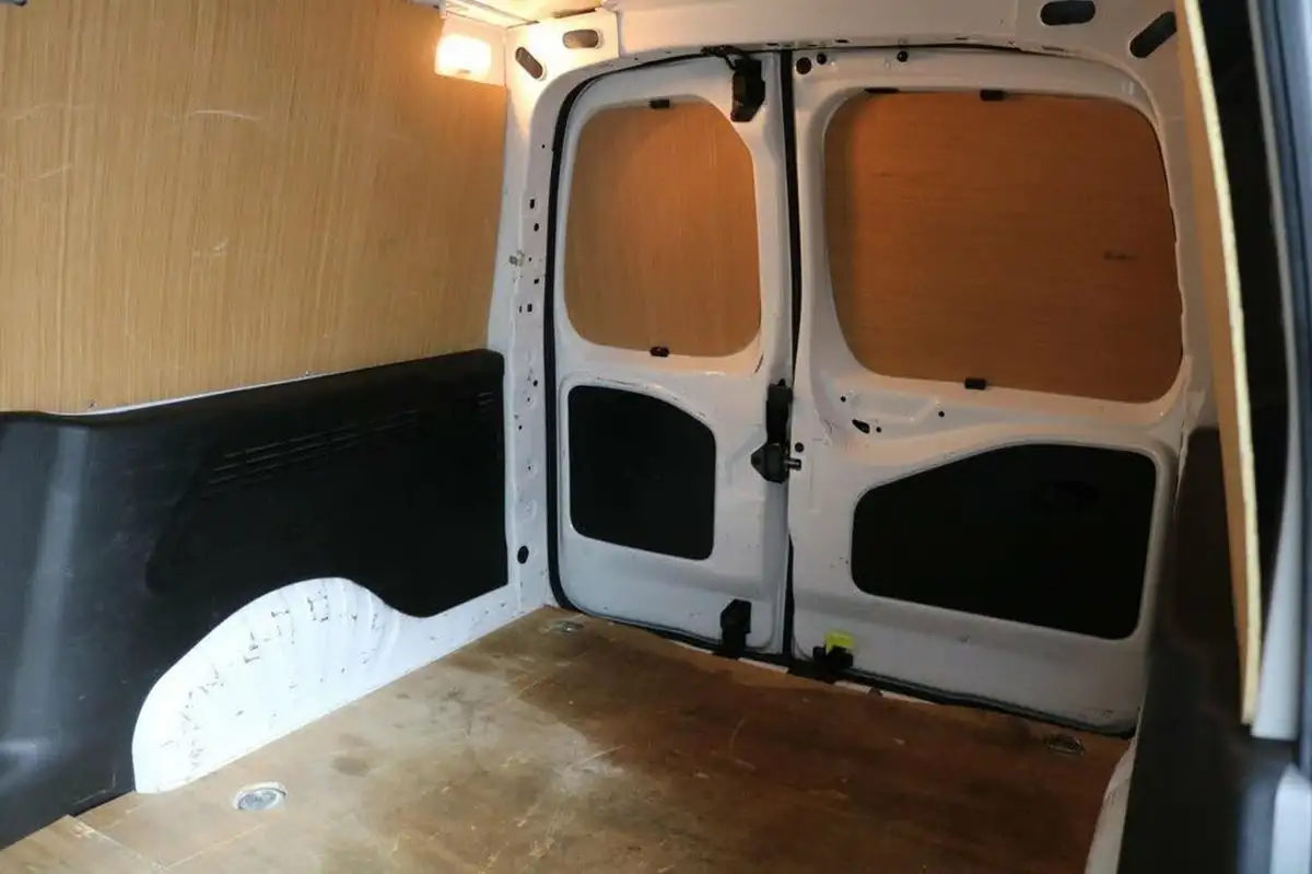 2021-vauxhall-combo-15cdti-dynamic-2300-100pseu6dt-l2h1-panel-big-15