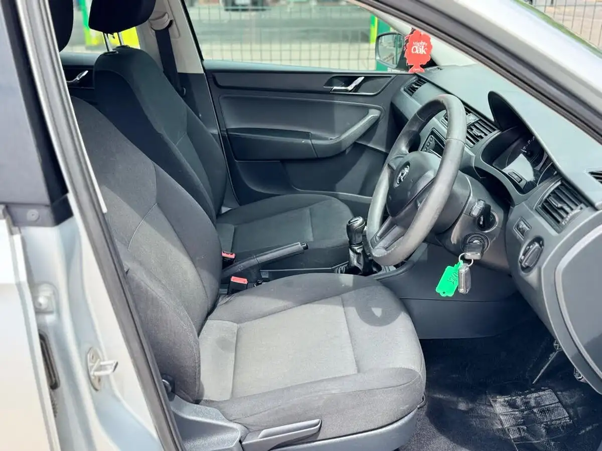 2016-skoda-rapid-spaceback-14tdi-s-big-3