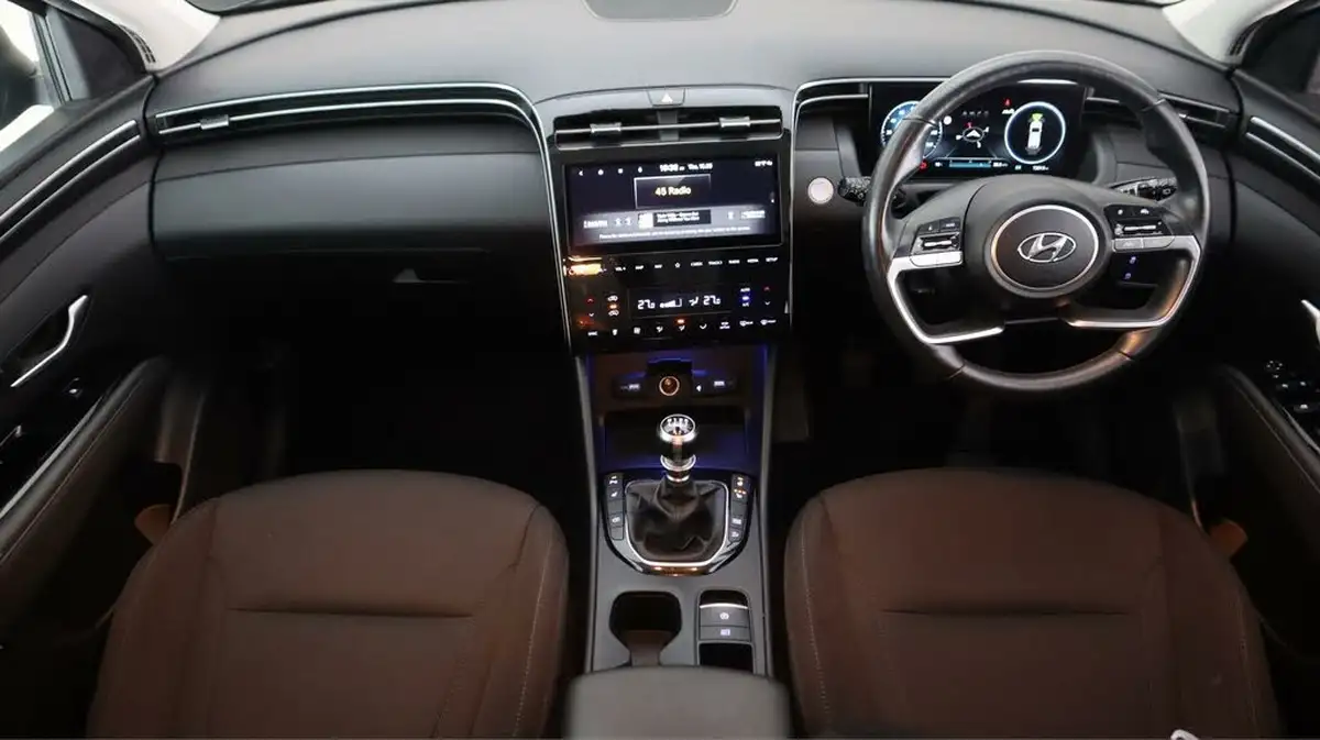 2022-hyundai-tucson-16-t-gdi-premium-150ps-big-12