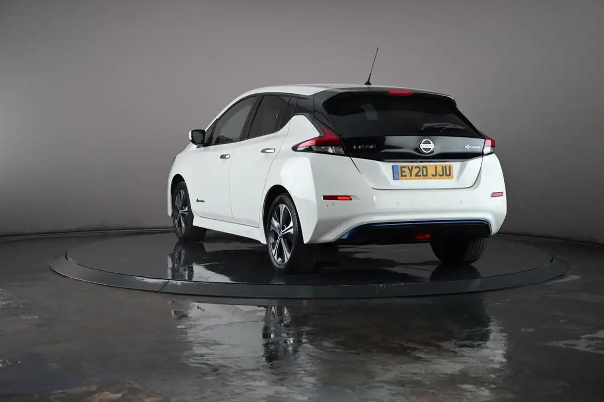 2020-nissan-leaf-e-e-tekna-big-19