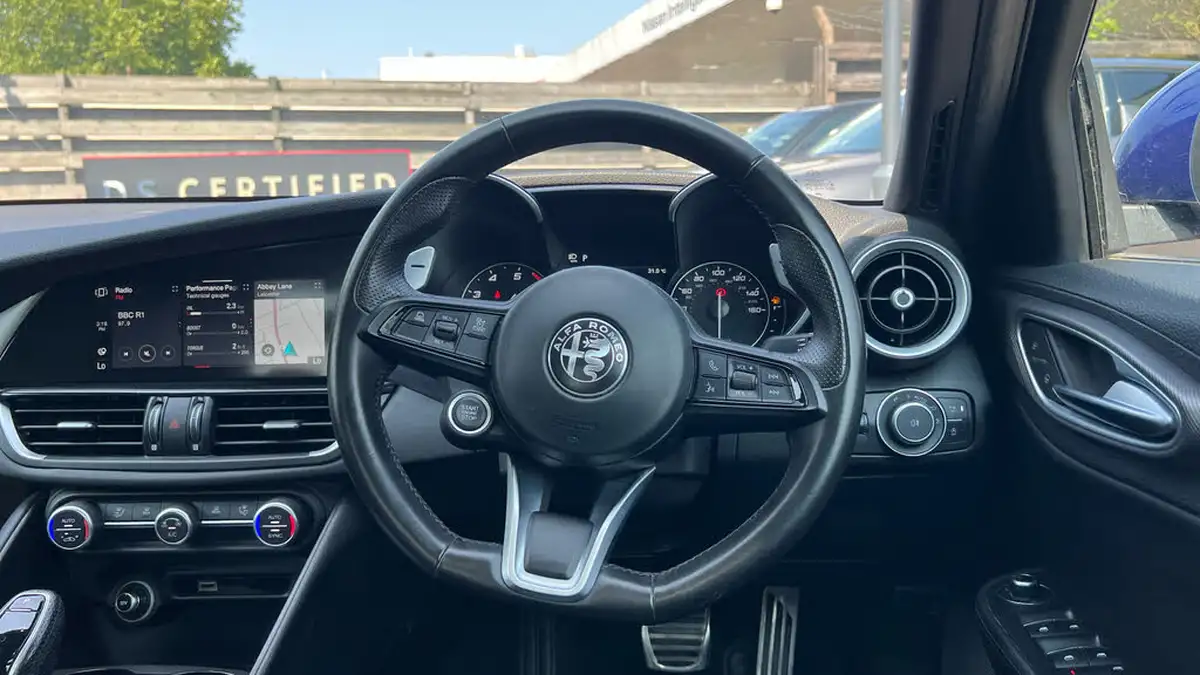 2022-alfa-romeo-giulia-20-sprint-197bhp-big-11