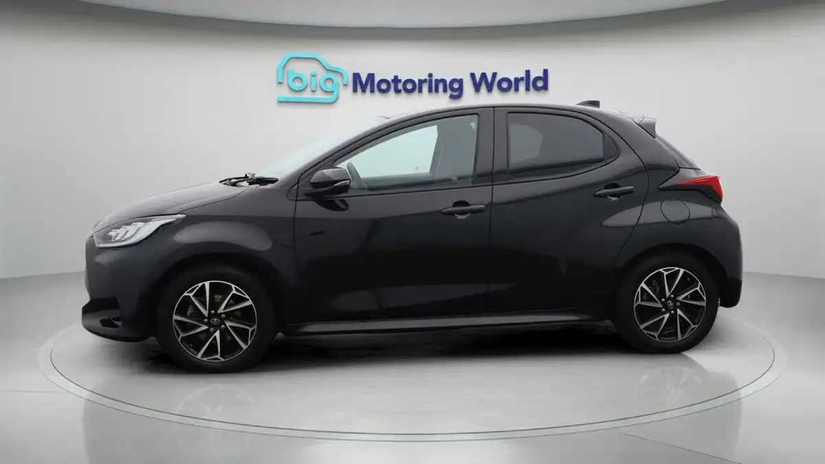 2022-toyota-yaris-15-vvt-i-design-big-4