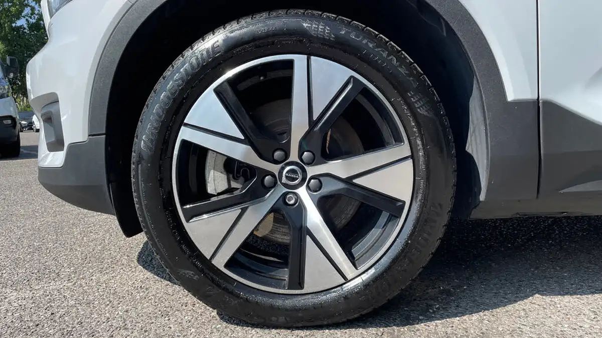 2022-volvo-xc40-e-twin-recharge-plus-big-16