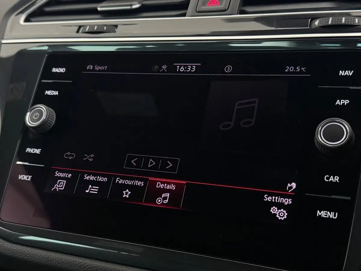 2021-volkswagen-tiguan-15-tsi-r-line-big-30