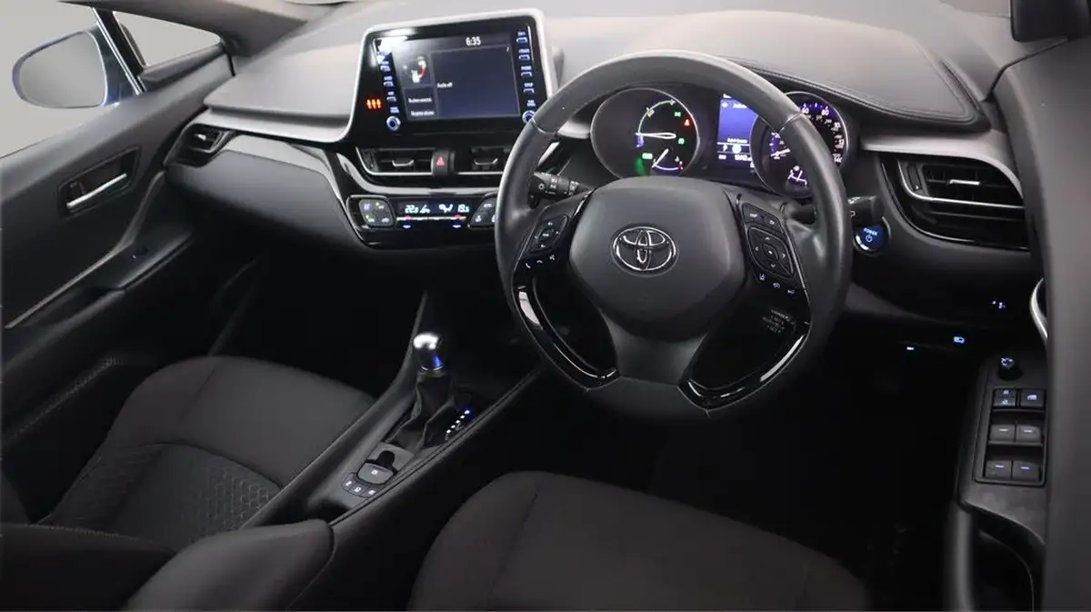 2021-toyota-c-hr-18-vvt-i-icon-big-9