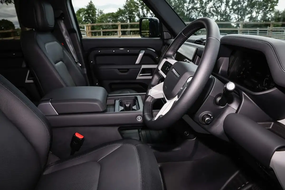 2024-land-rover-110-defender-30-d300-x-dynamic-hse-big-26