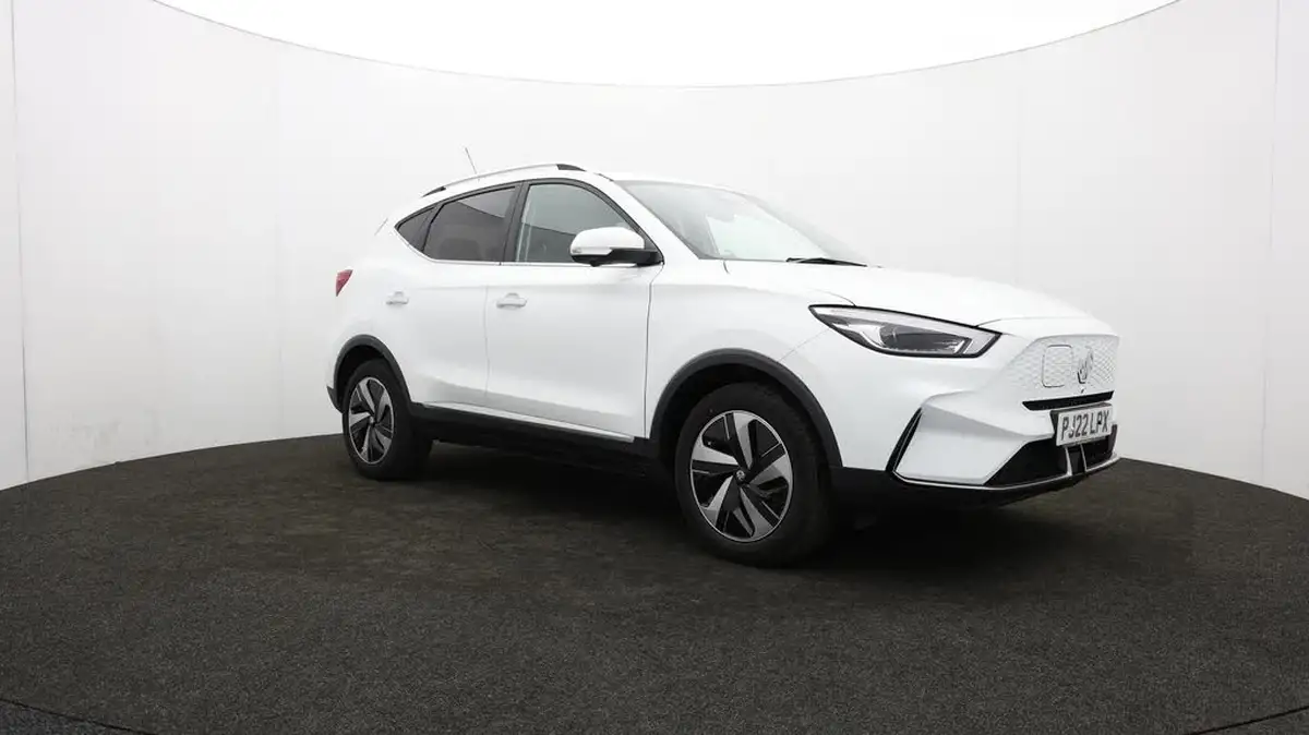 2022-mg-zs-suv-e-trophy-ev-156ps-long-range-big-41