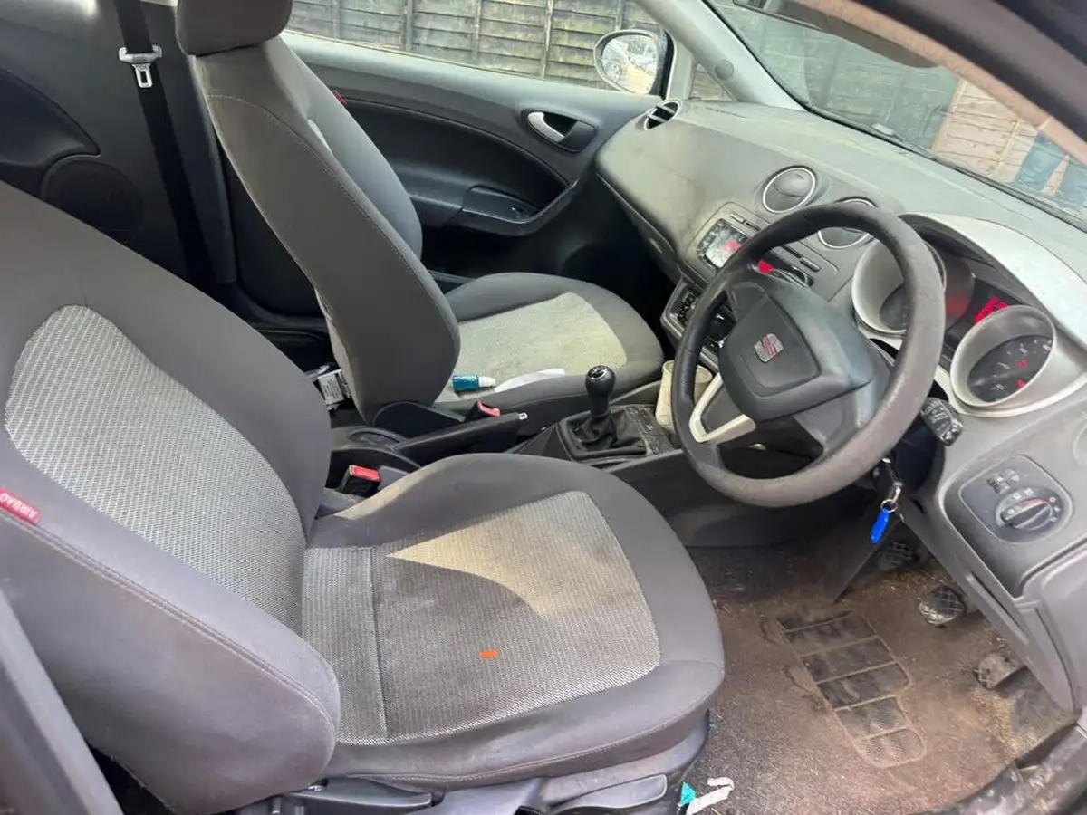 2009-seat-ibiza-14-se-sportcoupe-3d-big-3