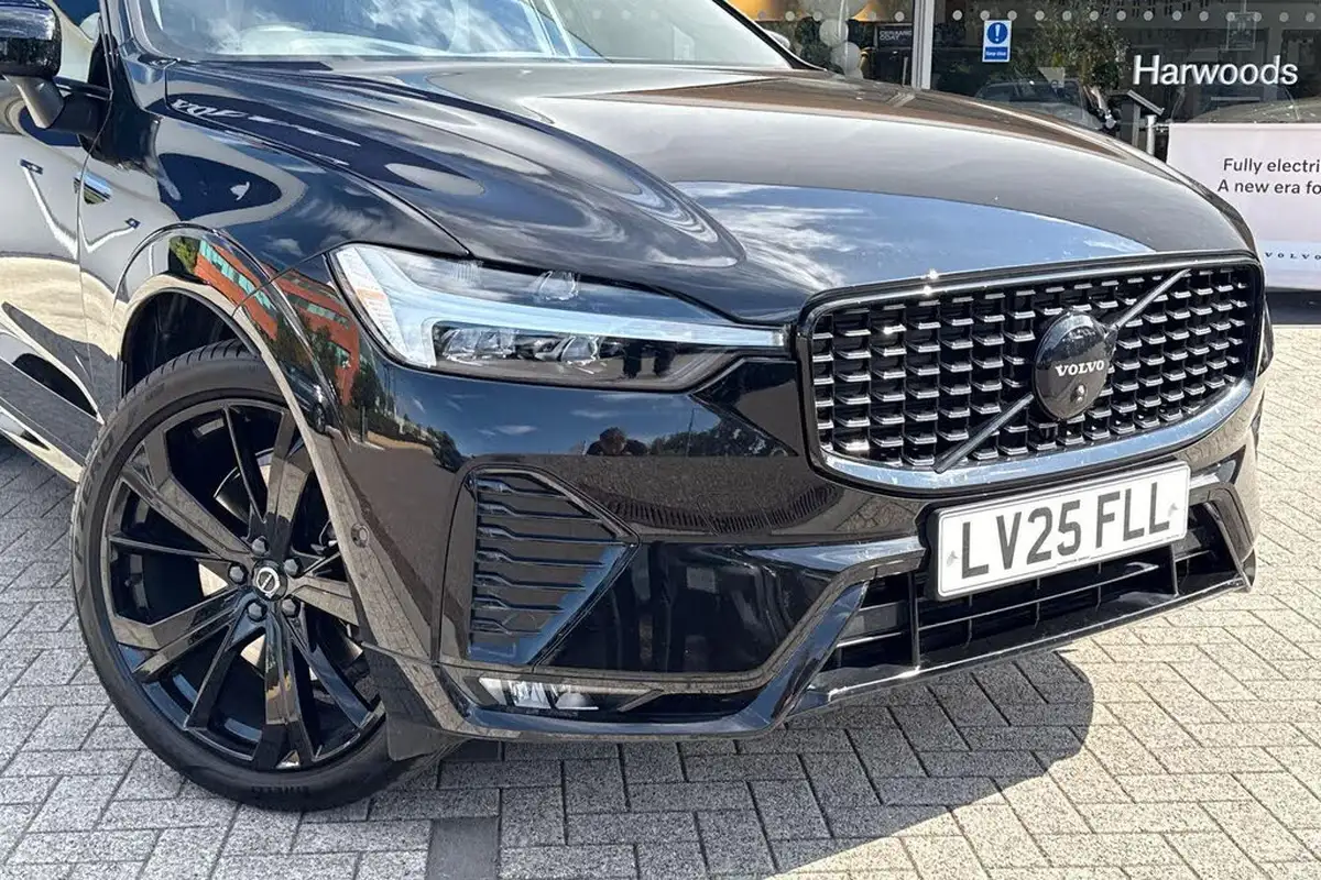 2025-volvo-xc60-20-b5-plus-black-edition-big-5