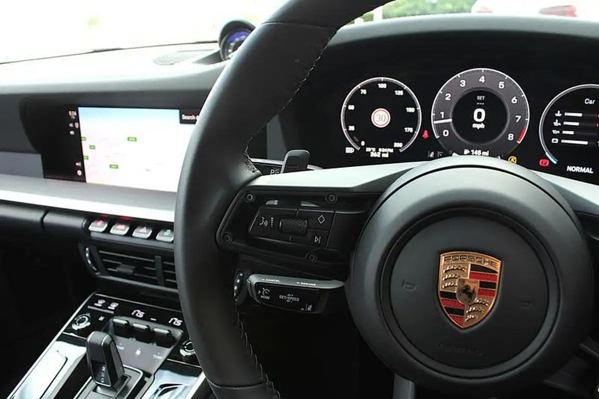 2025-porsche-911-30-carrera-394ps-cabriolet-big-24