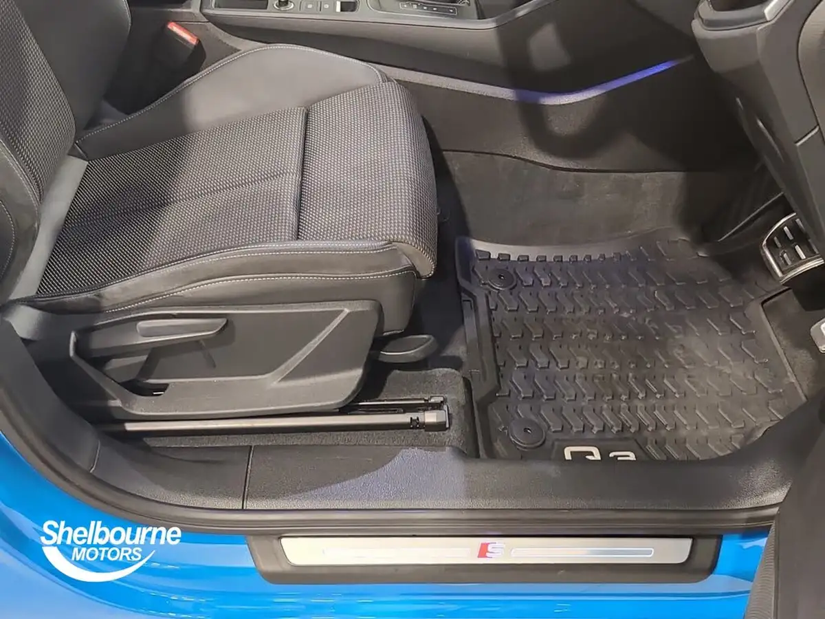 2022-audi-q3-15-35-tfsi-black-edition-codcomfort-sound-pack-station-wagon-big-7