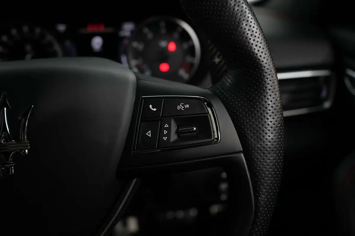 2021-maserati-levante-38-trofeo-big-47